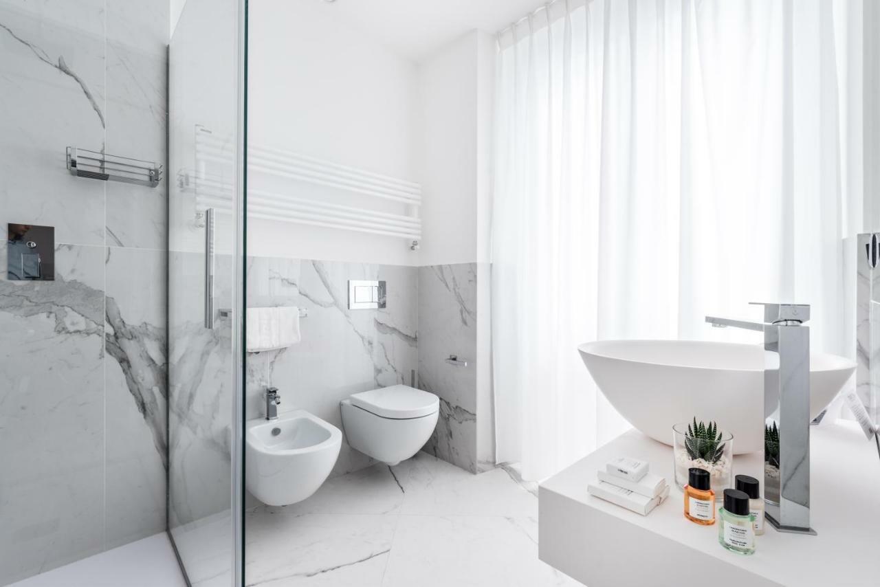 By The First - Luxury Rooms&suites Affittacamere La Spezia